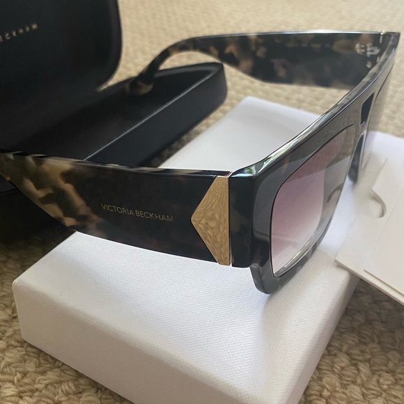 Victoria Beckham 55mm Square Sunglasses - Picture 10 of 16